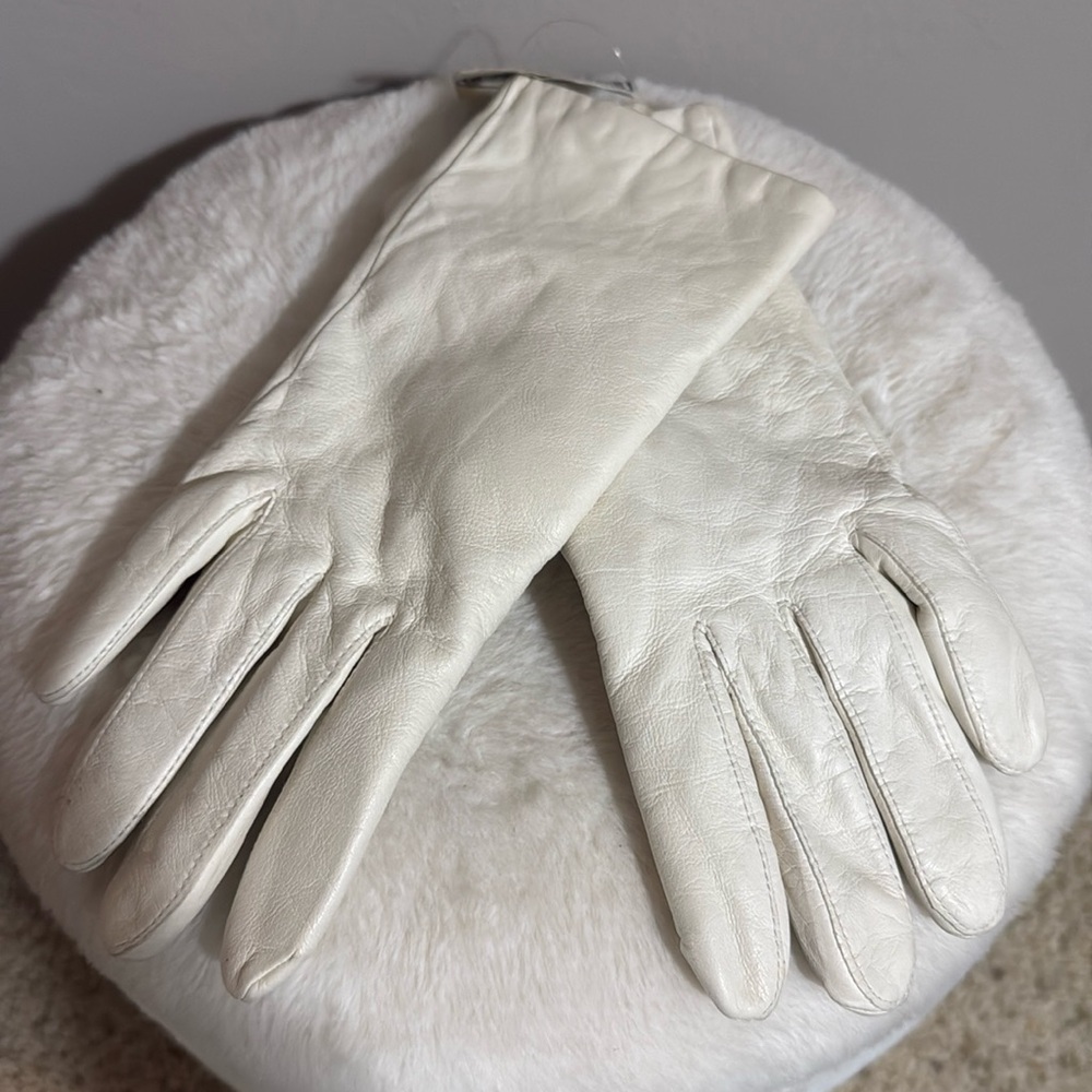 White leather gloves Size Large